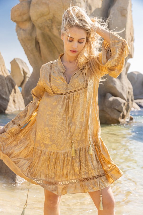 Robe Last Queen – Image 3