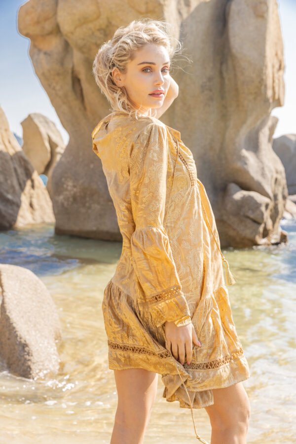 Robe Last Queen – Image 4