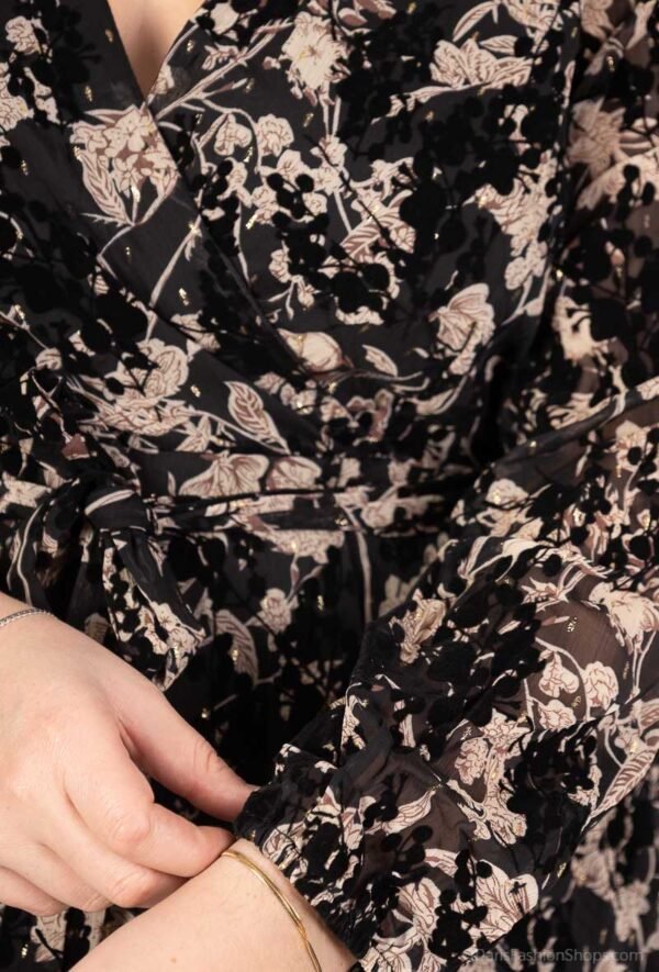 Robe Lilierose, un Éclat de Style – Image 3